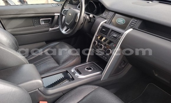 Dieundeu Occasion Land Rover Discovery Sport White Auto in Dakar in Dakar Dieundeu Occasion Land Rover Discovery Sport White Auto in Dakar in Dakar