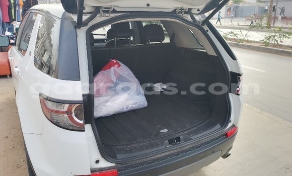 Dieundeu Occasion Land Rover Discovery Sport White Auto in Dakar in Dakar Dieundeu Occasion Land Rover Discovery Sport White Auto in Dakar in Dakar