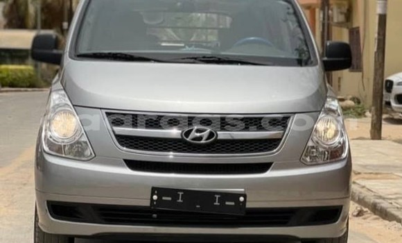 Buy Used Hyundai Starex Silver Car in Dakar in Dakar Buy Used Hyundai Starex Silver Car in Dakar in Dakar