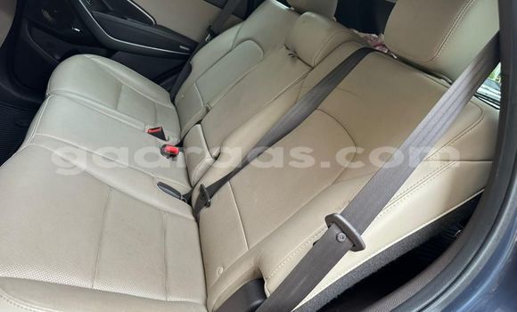 Dieundeu Occasion Hyundai Santa Fe Blue Auto in Dakar in Dakar Dieundeu Occasion Hyundai Santa Fe Blue Auto in Dakar in Dakar