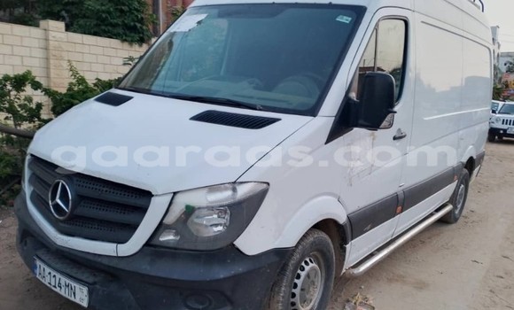 Acheter Occasion Voiture Mercedes‒Benz Vito Blanc à Dakar, Dakar Acheter Occasion Voiture Mercedes‒Benz Vito Blanc à Dakar, Dakar