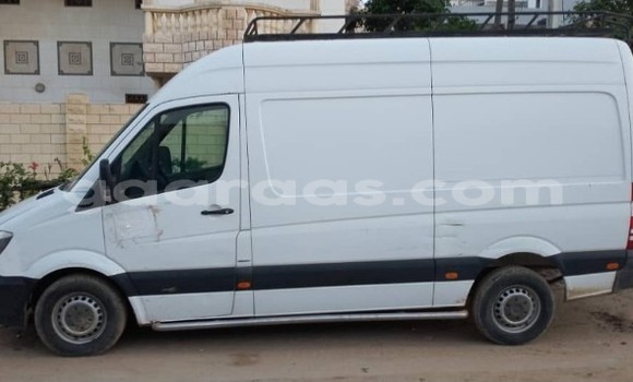 Acheter Occasion Voiture Mercedes‒Benz Vito Blanc à Dakar, Dakar Acheter Occasion Voiture Mercedes‒Benz Vito Blanc à Dakar, Dakar