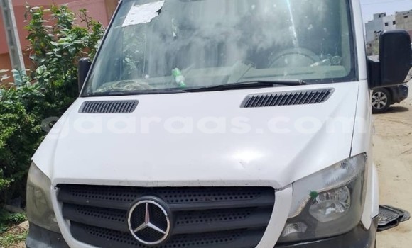 Acheter Occasion Voiture Mercedes‒Benz Vito Blanc à Dakar, Dakar Acheter Occasion Voiture Mercedes‒Benz Vito Blanc à Dakar, Dakar