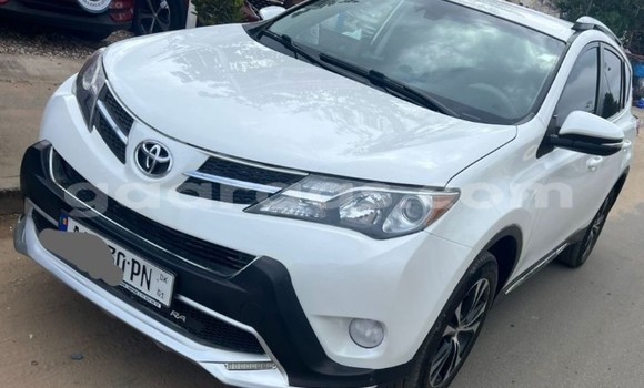 Acheter Occasion Voiture Toyota RAV4 Blanc à Dakar, Dakar Acheter Occasion Voiture Toyota RAV4 Blanc à Dakar, Dakar