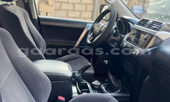 Dieundeu Occasion Toyota Prado Silver Auto in Dakar in Dakar Dieundeu Occasion Toyota Prado Silver Auto in Dakar in Dakar