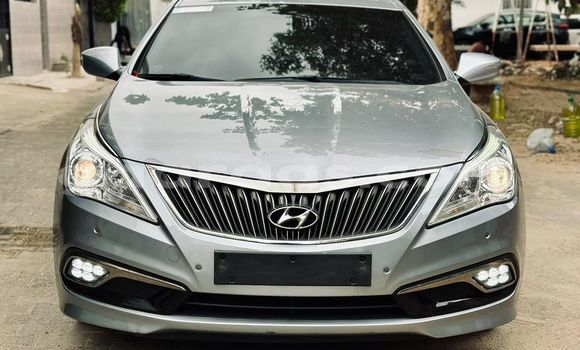 Buy Used Hyundai Grandeur Silver Car in Dakar in Dakar