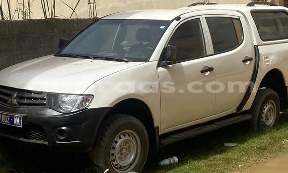 Acheter Occasion Voiture Mitsubishi L200 Blanc à Dakar, Dakar Acheter Occasion Voiture Mitsubishi L200 Blanc à Dakar, Dakar