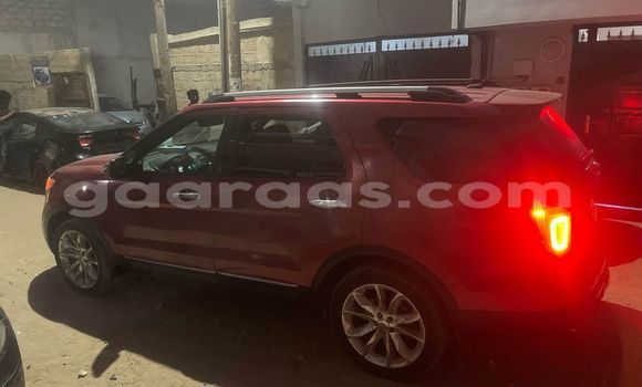 Acheter Occasion Voiture Ford Explorer Rouge à Dakar, Dakar Acheter Occasion Voiture Ford Explorer Rouge à Dakar, Dakar