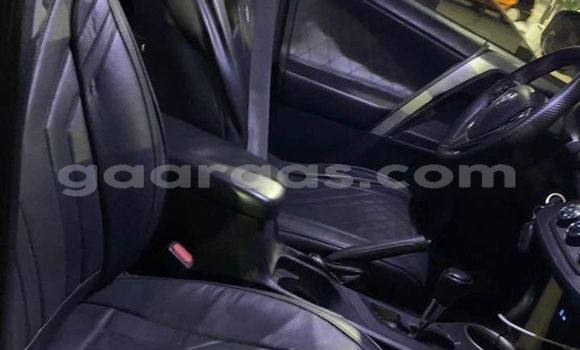 Dieundeu Occasion Toyota RAV4 White Auto in Dakar in Dakar Dieundeu Occasion Toyota RAV4 White Auto in Dakar in Dakar