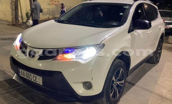 Dieundeu Occasion Toyota RAV4 White Auto in Dakar in Dakar Dieundeu Occasion Toyota RAV4 White Auto in Dakar in Dakar