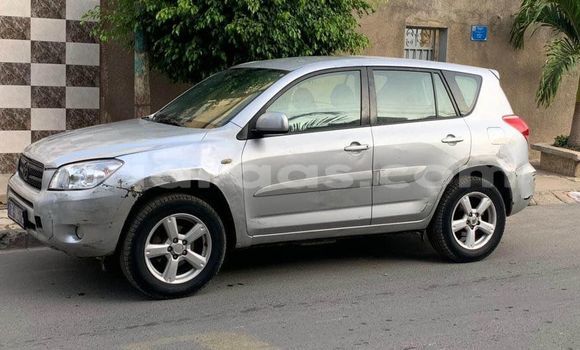 Acheter Occasion Voiture Toyota RAV4 Blanc à Dakar, Dakar Acheter Occasion Voiture Toyota RAV4 Blanc à Dakar, Dakar