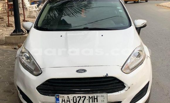 Acheter Occasion Voiture Ford Fiesta Blanc à Dakar, Dakar Acheter Occasion Voiture Ford Fiesta Blanc à Dakar, Dakar