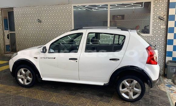 Buy Used Dacia Sandero White Car in Dakar in Dakar