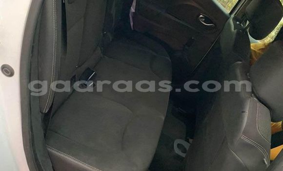 Acheter Occasion Voiture Renault Clio Blanc à Dakar, Dakar Acheter Occasion Voiture Renault Clio Blanc à Dakar, Dakar