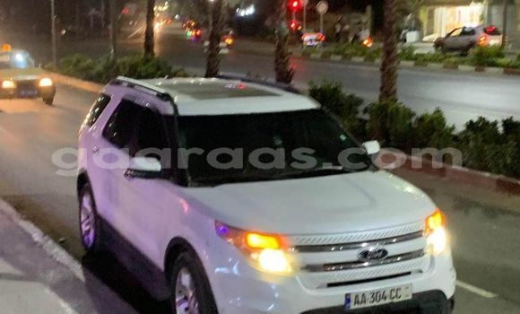 Acheter Occasion Voiture Ford Explorer Blanc à Dakar, Dakar Acheter Occasion Voiture Ford Explorer Blanc à Dakar, Dakar