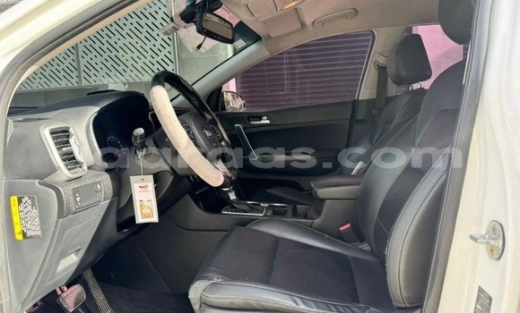 Buy Used Kia Sportage White Car in Dakar in Dakar Buy Used Kia Sportage White Car in Dakar in Dakar