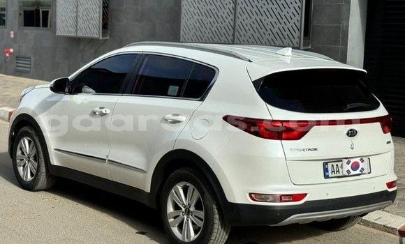 Buy Used Kia Sportage White Car in Dakar in Dakar Buy Used Kia Sportage White Car in Dakar in Dakar