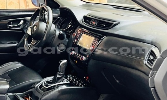 Buy Used Nissan Rogue Silver Car in Dakar in Dakar Buy Used Nissan Rogue Silver Car in Dakar in Dakar