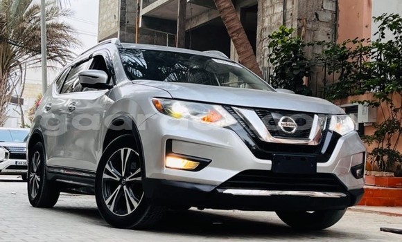 Buy Used Nissan Rogue Silver Car in Dakar in Dakar Buy Used Nissan Rogue Silver Car in Dakar in Dakar