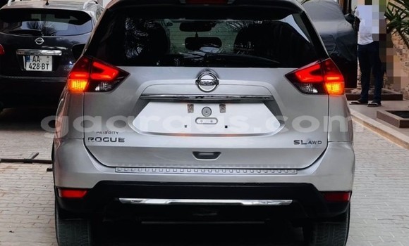 Buy Used Nissan Rogue Silver Car in Dakar in Dakar Buy Used Nissan Rogue Silver Car in Dakar in Dakar