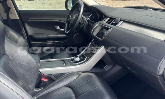 Dieundeu Occasion Land Rover Range Rover Evoque White Auto in Dakar in Dakar Dieundeu Occasion Land Rover Range Rover Evoque White Auto in Dakar in Dakar