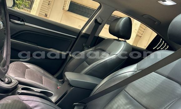 Acheter Occasion Voiture Hyundai Avante Bleu à Dakar, Dakar Acheter Occasion Voiture Hyundai Avante Bleu à Dakar, Dakar