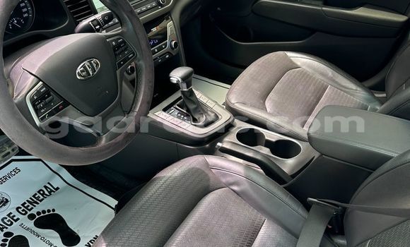 Acheter Occasion Voiture Hyundai Avante Bleu à Dakar, Dakar Acheter Occasion Voiture Hyundai Avante Bleu à Dakar, Dakar