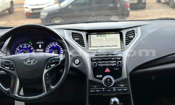 Buy Used Hyundai Grandeur Silver Car in Dakar in Dakar Buy Used Hyundai Grandeur Silver Car in Dakar in Dakar