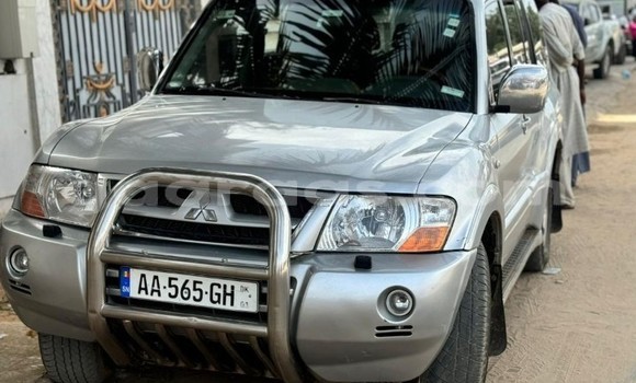 Buy Used Mitsubishi Pajero Silver Car in Dakar in Dakar Buy Used Mitsubishi Pajero Silver Car in Dakar in Dakar