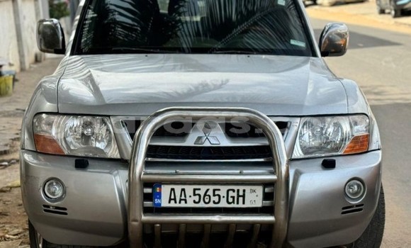 Buy Used Mitsubishi Pajero Silver Car in Dakar in Dakar Buy Used Mitsubishi Pajero Silver Car in Dakar in Dakar