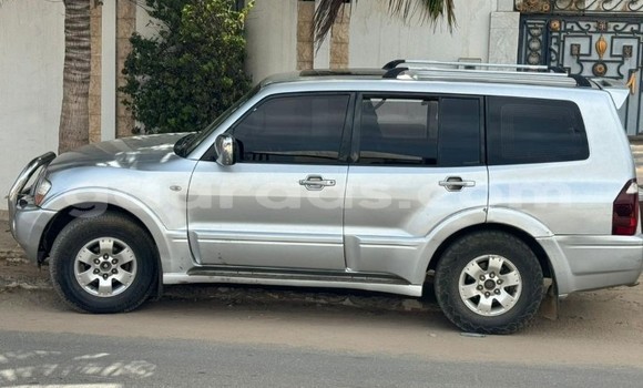 Buy Used Mitsubishi Pajero Silver Car in Dakar in Dakar Buy Used Mitsubishi Pajero Silver Car in Dakar in Dakar