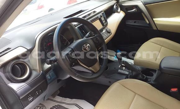 Buy Used Toyota RAV4 White Car in Dakar in Dakar Buy Used Toyota RAV4 White Car in Dakar in Dakar