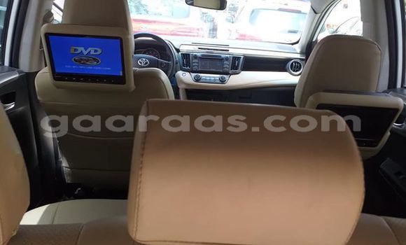 Buy Used Toyota RAV4 White Car in Dakar in Dakar Buy Used Toyota RAV4 White Car in Dakar in Dakar