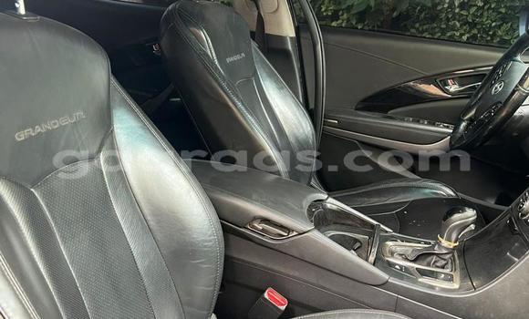 Buy Used Hyundai Grandeur Silver Car in Dakar in Dakar Buy Used Hyundai Grandeur Silver Car in Dakar in Dakar