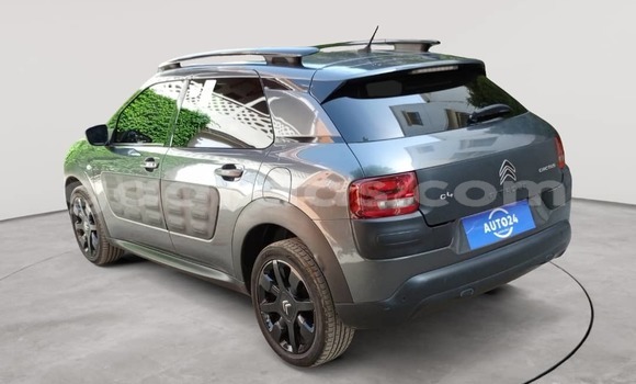 Buy Used Citroen C4 Cactus Green Car in Dakar in Dakar Buy Used Citroen C4 Cactus Green Car in Dakar in Dakar