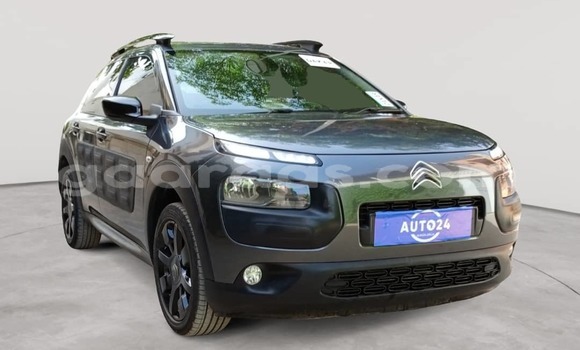 Buy Used Citroen C4 Cactus Green Car in Dakar in Dakar Buy Used Citroen C4 Cactus Green Car in Dakar in Dakar