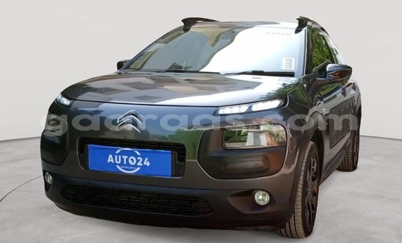 Buy Used Citroen C4 Cactus Green Car in Dakar in Dakar Buy Used Citroen C4 Cactus Green Car in Dakar in Dakar