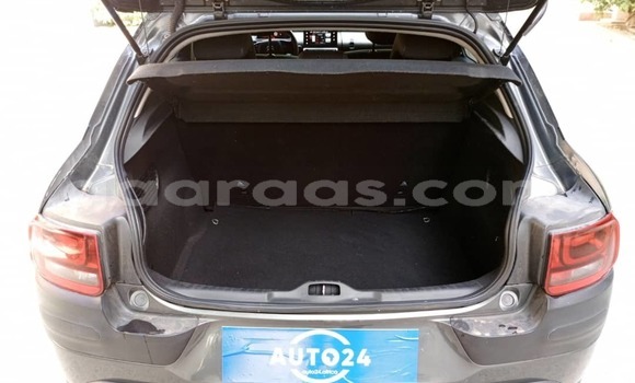 Buy Used Citroen C4 Cactus Green Car in Dakar in Dakar Buy Used Citroen C4 Cactus Green Car in Dakar in Dakar