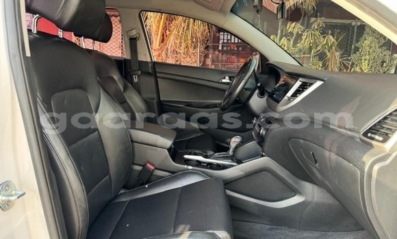 Acheter Occasion Voiture Hyundai Tucson Blanc à Dakar, Dakar Acheter Occasion Voiture Hyundai Tucson Blanc à Dakar, Dakar