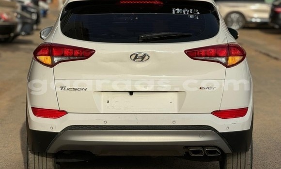 Acheter Occasion Voiture Hyundai Tucson Blanc à Dakar, Dakar Acheter Occasion Voiture Hyundai Tucson Blanc à Dakar, Dakar
