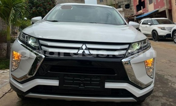 Dieundeu Occasion Mitsubishi Eclipse Cross White Auto in Dakar in Dakar Dieundeu Occasion Mitsubishi Eclipse Cross White Auto in Dakar in Dakar