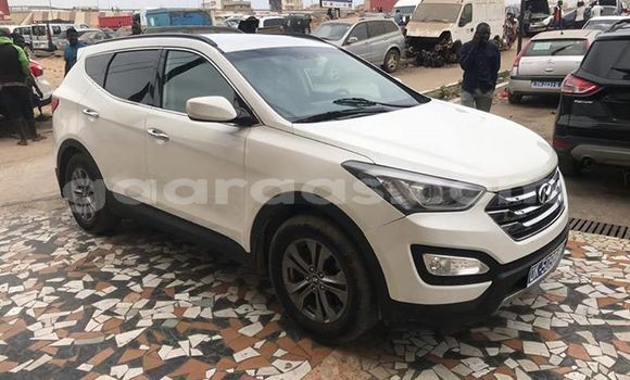Dieundeu Occasion Hyundai Santa Fe White Auto in Dakar in Dakar Dieundeu Occasion Hyundai Santa Fe White Auto in Dakar in Dakar