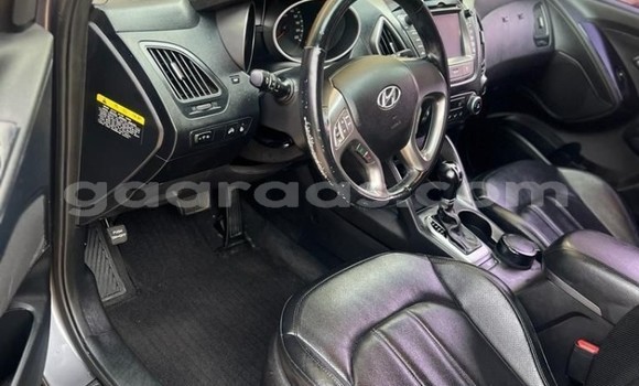 Buy Used Hyundai Tucson Silver Car in Dakar in Dakar Buy Used Hyundai Tucson Silver Car in Dakar in Dakar