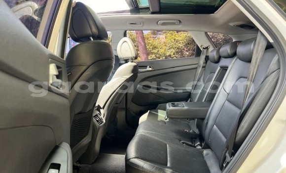 Acheter Occasion Voiture Hyundai Tucson Blanc à Dakar, Dakar Acheter Occasion Voiture Hyundai Tucson Blanc à Dakar, Dakar