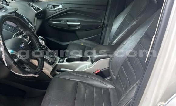 Acheter Occasion Voiture Ford Escape Blanc à Dakar, Dakar Acheter Occasion Voiture Ford Escape Blanc à Dakar, Dakar