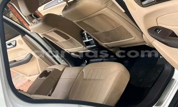 Dieundeu Occasion Mercedes Viano White Auto in Dakar in Dakar Dieundeu Occasion Mercedes Viano White Auto in Dakar in Dakar