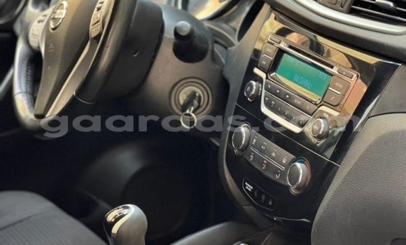 Buy Used Nissan Qashqai White Car in Dakar in Dakar Buy Used Nissan Qashqai White Car in Dakar in Dakar