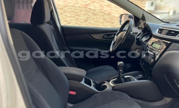 Buy Used Nissan Qashqai White Car in Dakar in Dakar Buy Used Nissan Qashqai White Car in Dakar in Dakar