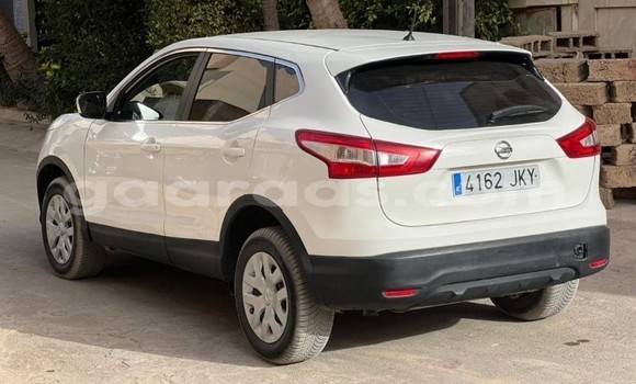 Buy Used Nissan Qashqai White Car in Dakar in Dakar Buy Used Nissan Qashqai White Car in Dakar in Dakar