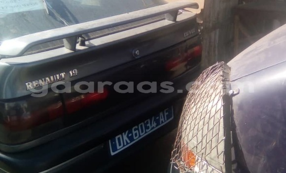 Dieundeu Occasion Renault 19 Black Auto in Dakar in Dakar Dieundeu Occasion Renault 19 Black Auto in Dakar in Dakar